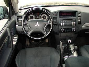 2008 Mitsubishi Pajero Wallpapers