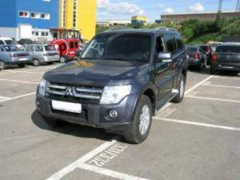 2008 Mitsubishi Pajero Pictures