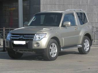 2008 Mitsubishi Pajero Photos