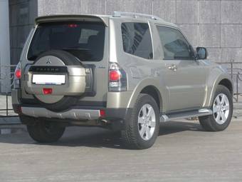 2008 Mitsubishi Pajero Pictures