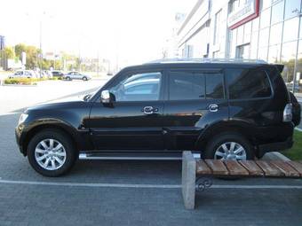 2008 Mitsubishi Pajero Photos