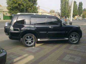 2008 Mitsubishi Pajero Pictures