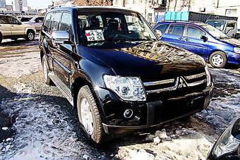 2008 Mitsubishi Pajero Images