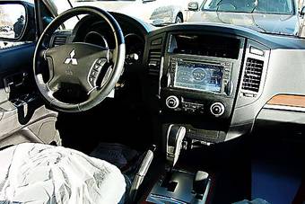 2008 Mitsubishi Pajero Pictures