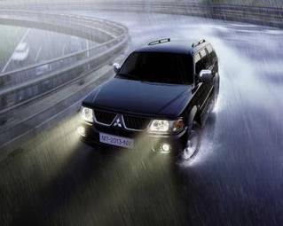 2008 Mitsubishi Pajero Pictures