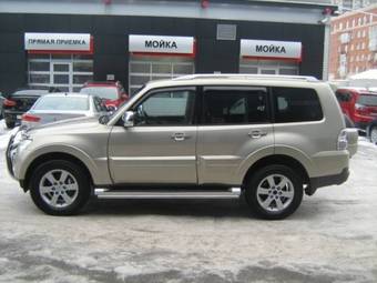 2008 Mitsubishi Pajero Pics