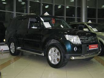 2008 Mitsubishi Pajero Photos