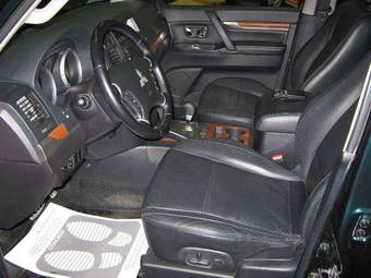 2008 Mitsubishi Pajero Photos