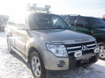 2008 Mitsubishi Pajero Photos