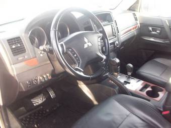 2008 Mitsubishi Pajero Pictures