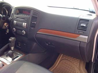 2008 Mitsubishi Pajero Pictures