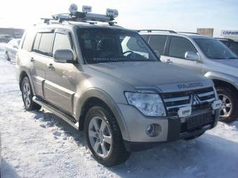 2008 Mitsubishi Pajero Photos