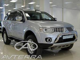 2008 Mitsubishi Pajero Images