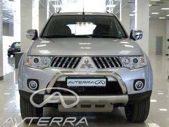 2008 Mitsubishi Pajero Pictures