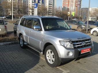 2008 Mitsubishi Pajero Photos