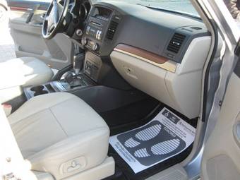 2008 Mitsubishi Pajero Pictures