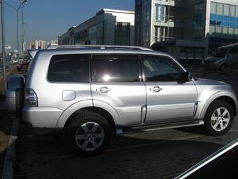 2008 Mitsubishi Pajero Photos