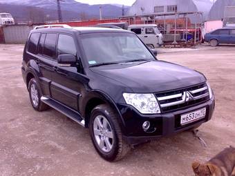 2008 Mitsubishi Pajero Pictures