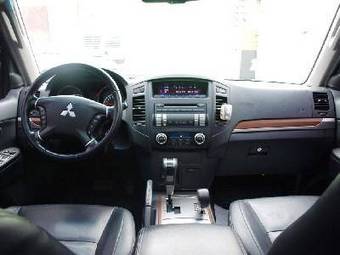 2008 Mitsubishi Pajero Pictures