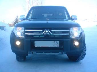 2008 Mitsubishi Pajero Images