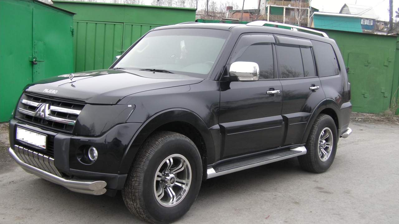 2008 Mitsubishi Pajero specs, Engine size 3.0l., Fuel type