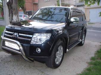 2008 Mitsubishi Pajero Pictures