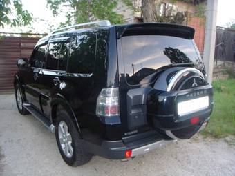 2008 Mitsubishi Pajero Photos