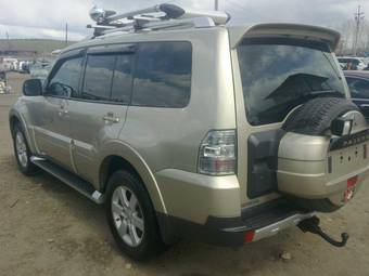 2008 Mitsubishi Pajero Photos