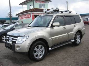 2008 Mitsubishi Pajero Photos