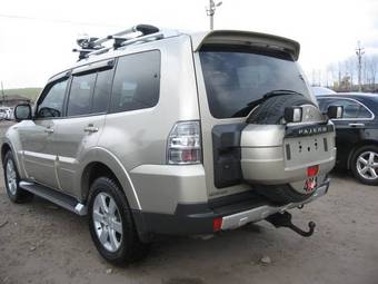 2008 Mitsubishi Pajero Pictures