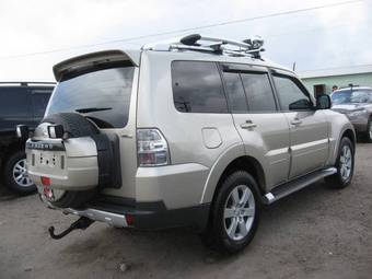 2008 Mitsubishi Pajero Images