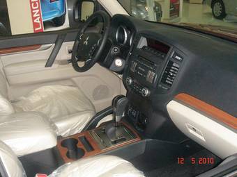 2008 Mitsubishi Pajero Pictures