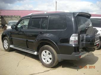 2008 Mitsubishi Pajero Pictures