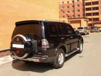 2008 Mitsubishi Pajero Photos