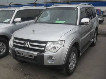 2008 Mitsubishi Pajero Photos