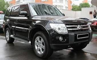 2008 Mitsubishi Pajero Photos