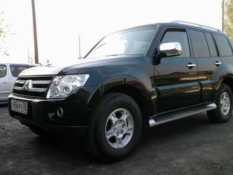 2008 Mitsubishi Pajero Pictures