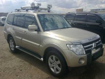 2008 Mitsubishi Pajero Photos