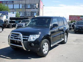 2008 Mitsubishi Pajero Photos