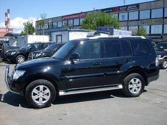 2008 Mitsubishi Pajero Pictures