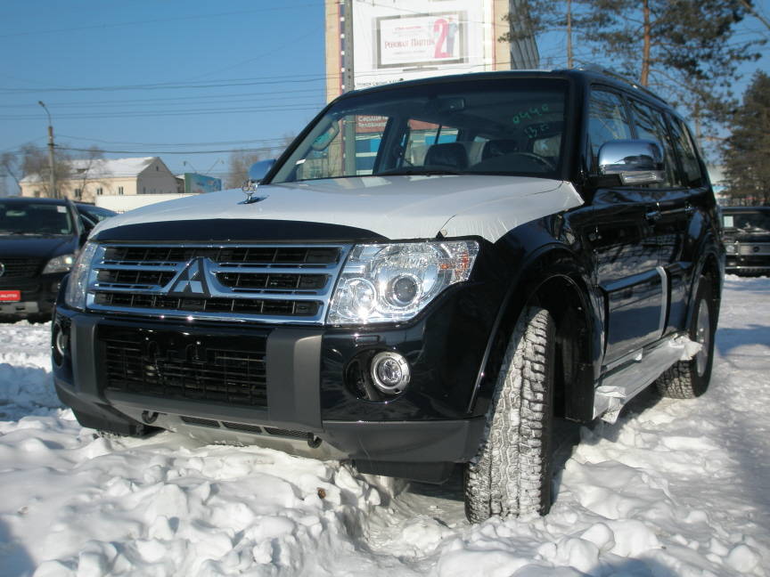 Mitsubishi pajero 2009