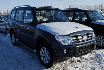 2009 Mitsubishi Pajero Pictures