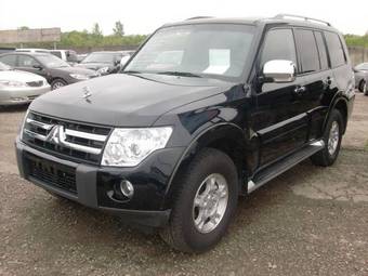 2009 Mitsubishi Pajero Pictures