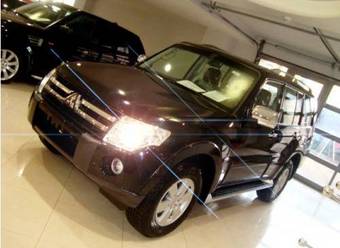 2009 Mitsubishi Pajero Pictures