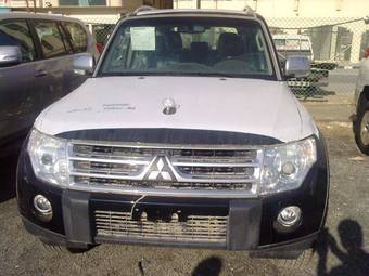 2009 Mitsubishi Pajero Pictures
