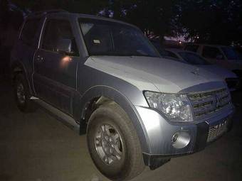 2009 Mitsubishi Pajero Photos