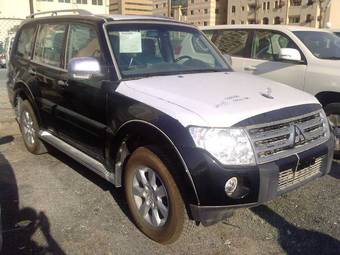 2009 Mitsubishi Pajero Photos