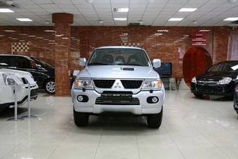 2009 Mitsubishi Pajero Pictures