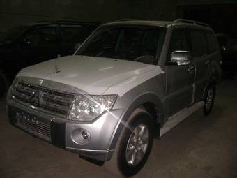 2010 Mitsubishi Pajero Pictures