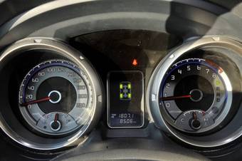2010 Mitsubishi Pajero Pictures